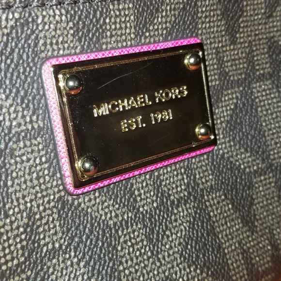 Micheal Kors Wallet Wristlet Coin Purse - Picture 3 of 6